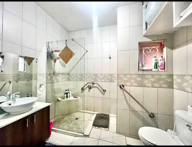 2 BEDROOM APARTMENT FOR SALE IN PELHAM